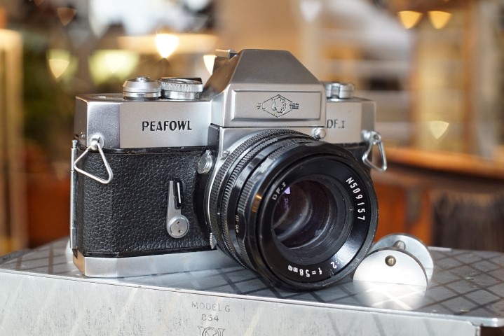 Peafowl DF I 1 2 58mm DF I Lens Fotohandel Delfshaven MK Optics