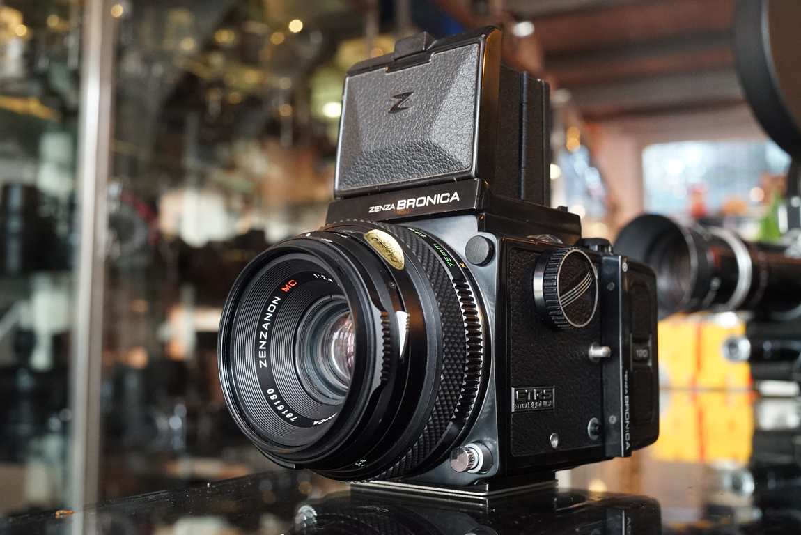 Bronica ETRS with Zenzanon 75mm F/2.8 lens, Boxed