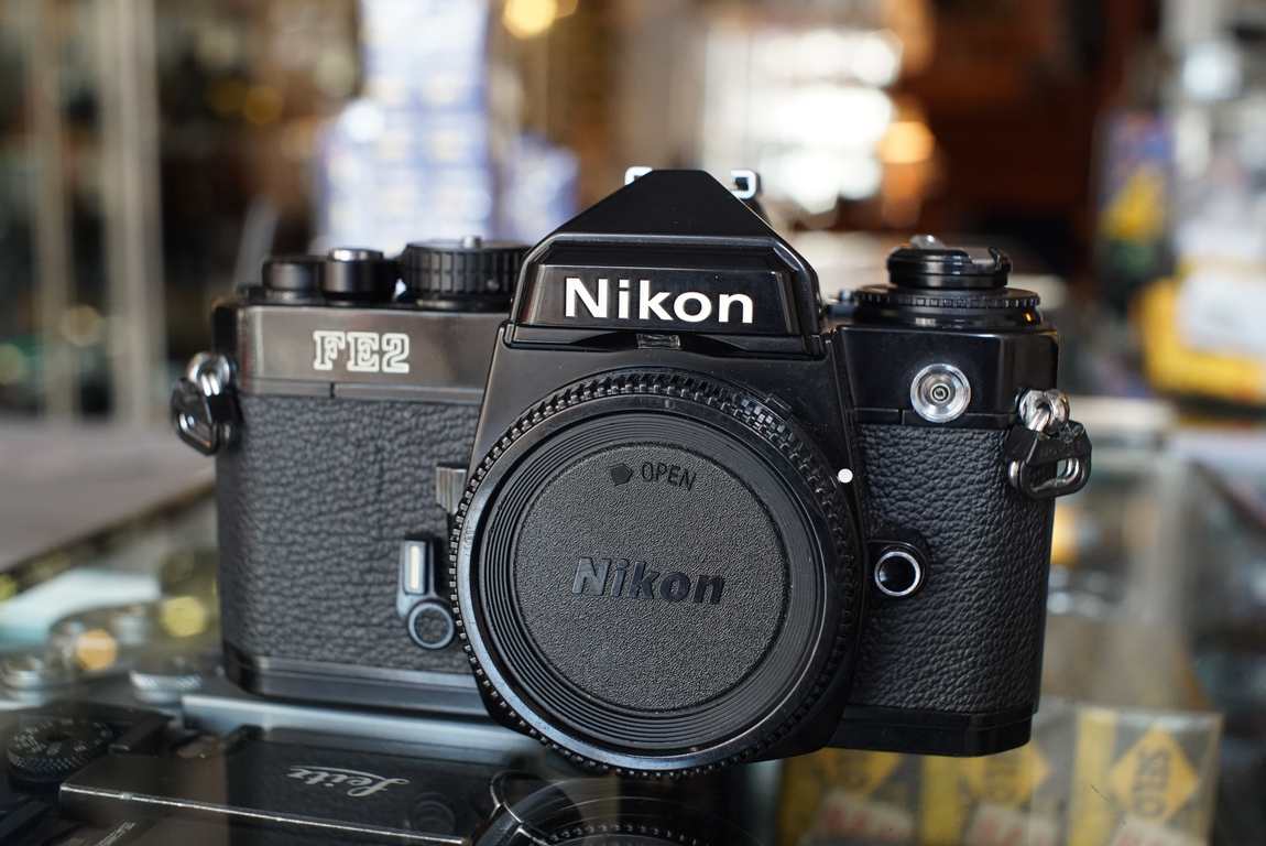 Nikon FE2 body black + MF-16 databack - Fotohandel Delfshaven / MK