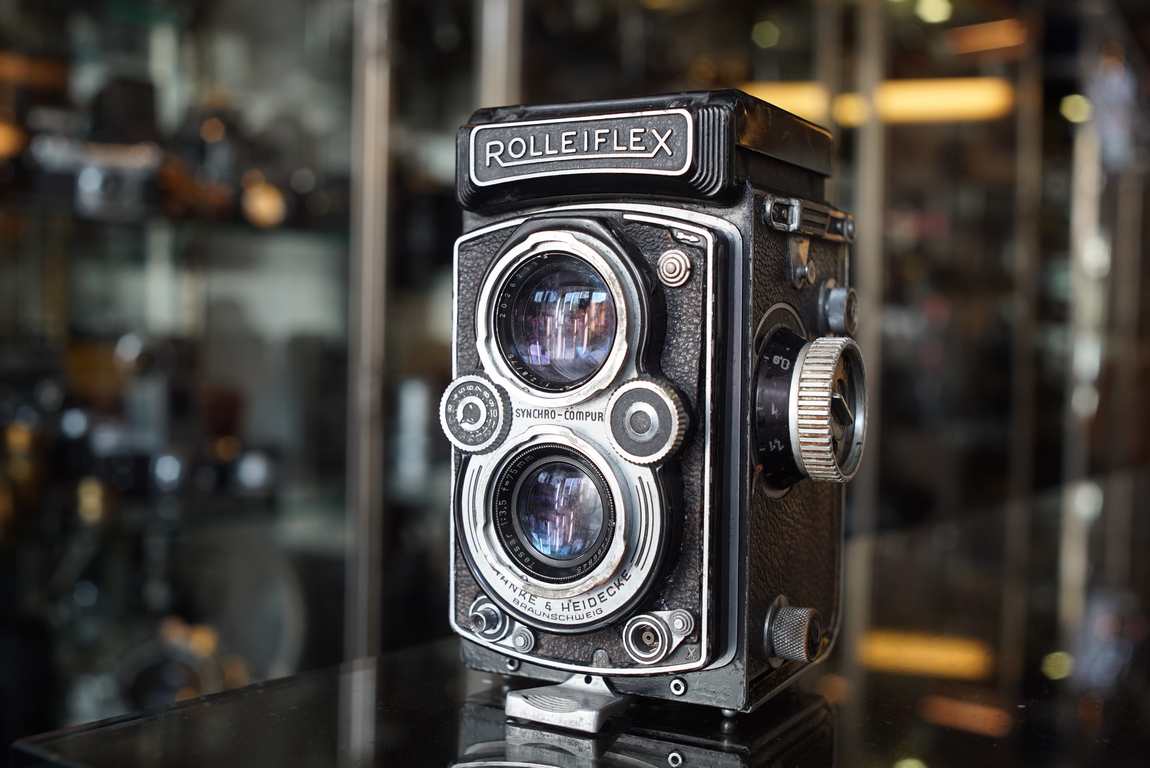 Rolleiflex MX-EVS TLR camera w/ Carl Zeiss Tessar 75mm f/3.5